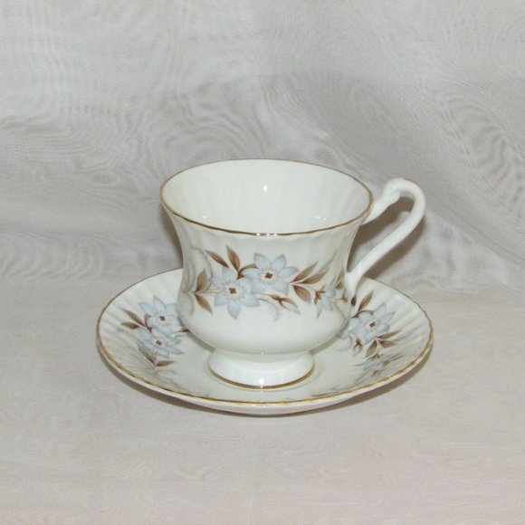 Royal Standard Dawn Fine Bone China Cup & Saucer England Floral Cottagecore - Picture 3 of 7